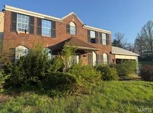 1100 La Roux Ct, Saint Louis, MO 63137