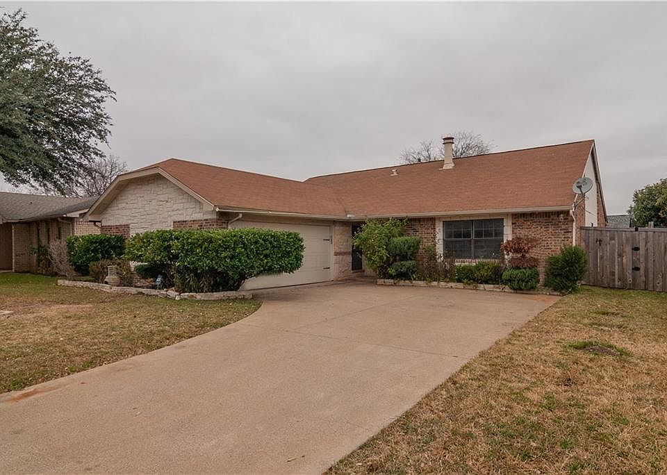 1st image of 2315 Pennington Dr