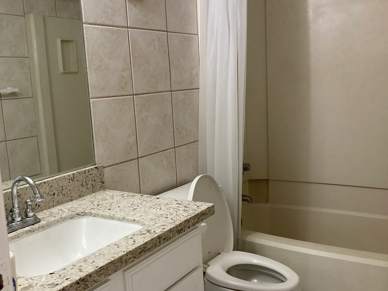 2 bed, 1012 sqft, $1,250 — Photo 2