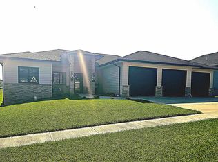 2111 J Paul Dr, Norfolk, NE 68701
