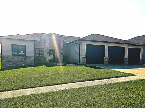 2111 J Paul Dr, Norfolk, NE 68701