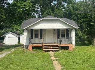 714 SW Cambridge Ave, Topeka, KS 66606