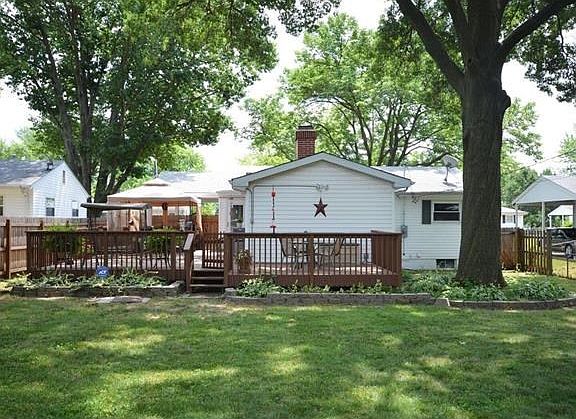3rd image of 6713 Olivewood Dr