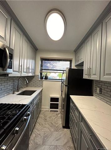 1st image of 25 Shady Glen Ct APT 1H