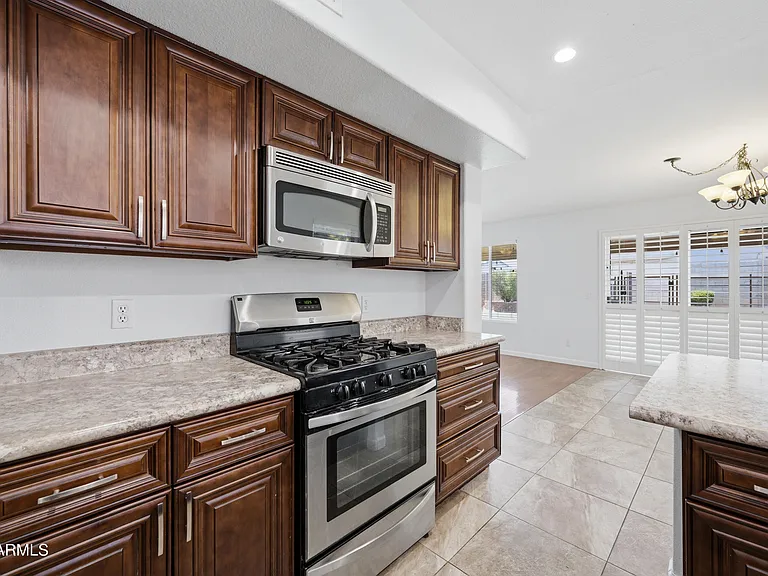 3906 E Kimberly Way — Photo 6