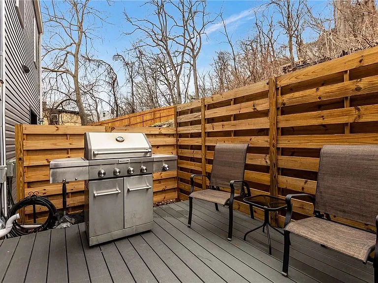 240 E Jefferson St — Photo 6
