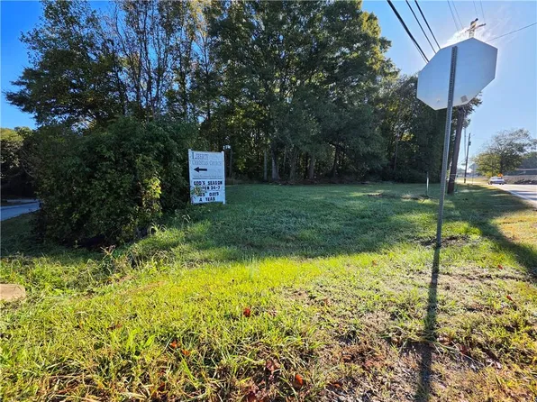 18 E Johnson St #1, Temple, GA 30179