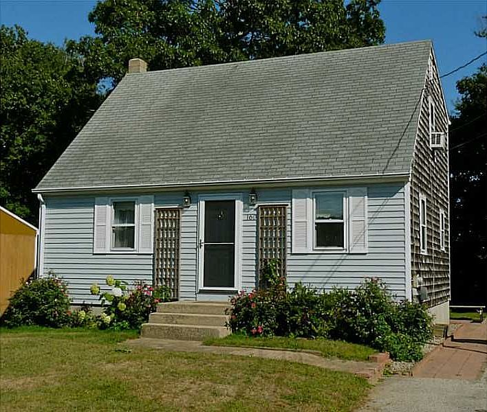 1st image of 160 Caswell St