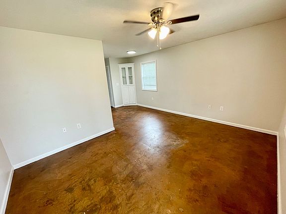 3rd image of 3521 1st St #4