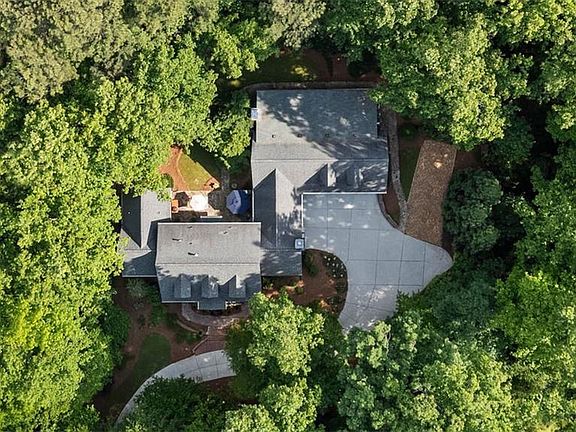 3rd image of 682 Austin Dr SE