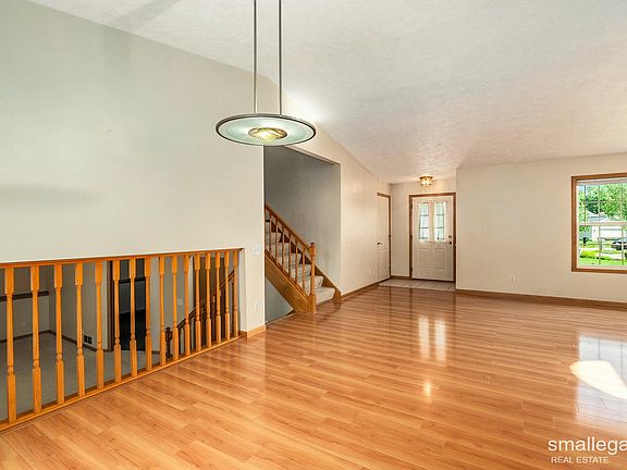 3rd image of 729 Cashew Ct NW