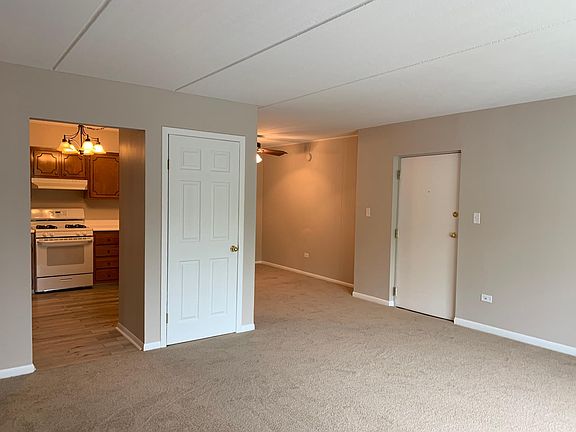 5th image of 442 Crescent Blvd #C4