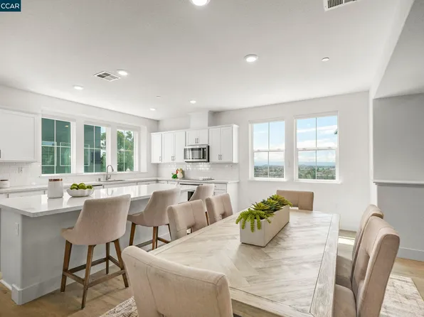 830 Heaven Ct, Hayward, CA 94544