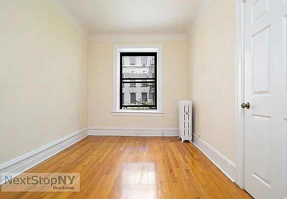 3rd image of 204 W 94th St APT 4B
