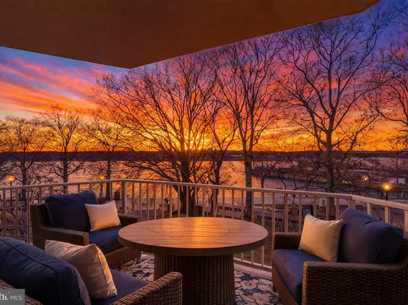 550 N St SW APT S201, Washington, DC 20024