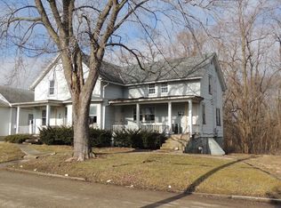 915 8th St, Peru, IL 61354