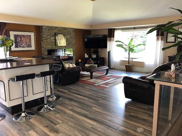 3 bed, 1400 sqft, $3,950 — Photo 3