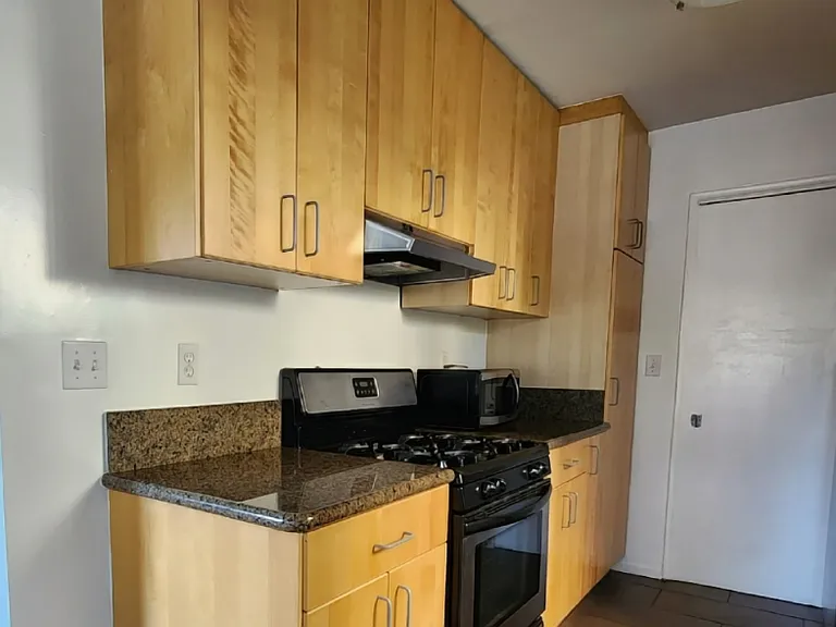 10323 Missouri Ave #1 — Photo 6