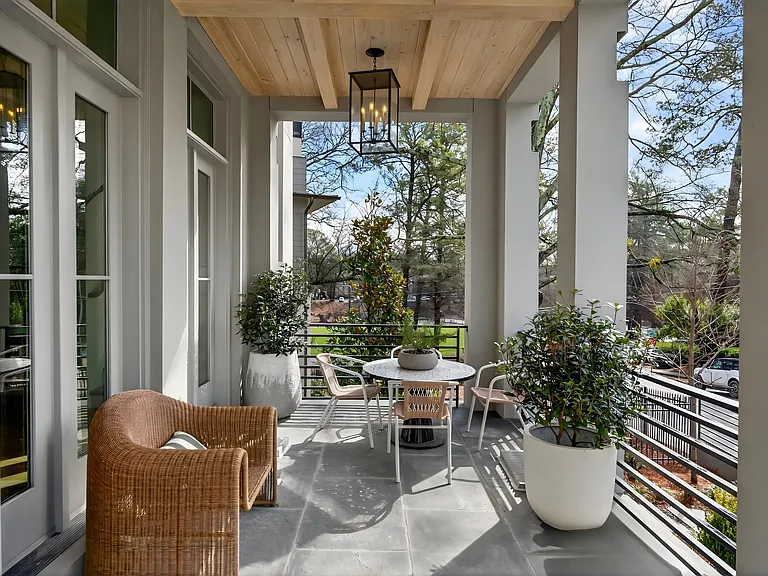 100 Sheridan Dr NE — Photo 12