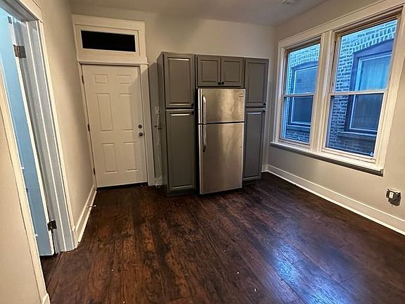 3rd image of 3649 W Montrose Ave #3649-2FN-2