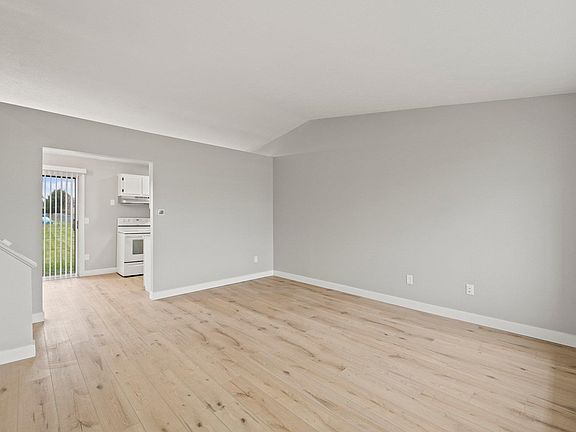 4th image of 65792 Barrens Dr