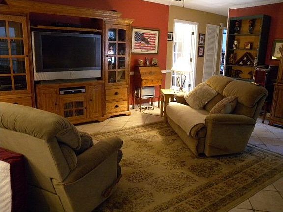 5th image of 214 Brooks Dr