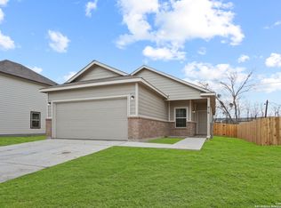 616 Saxon St, Seguin, TX 78155