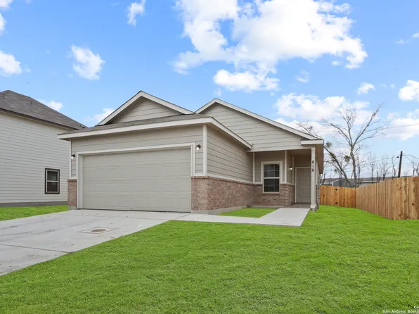 616 Saxon St, Seguin, TX 78155