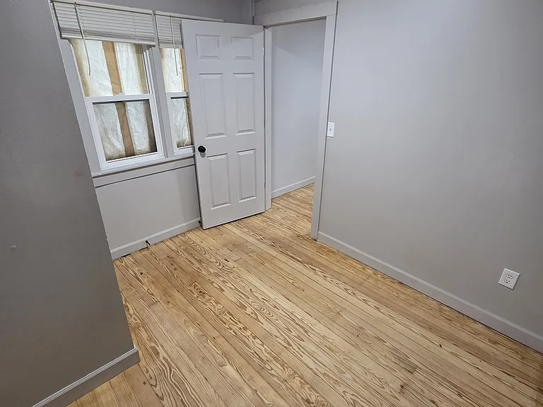 832 N Leroy St — Photo 5