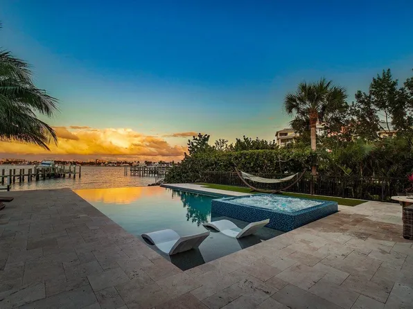 200 N Lake Drive, Lantana, FL 33462