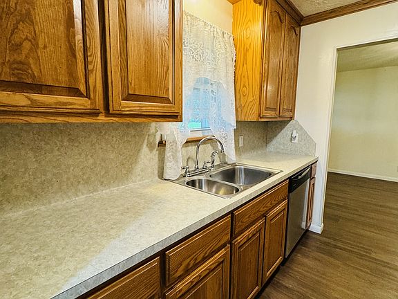5th image of 306 Landry Dr