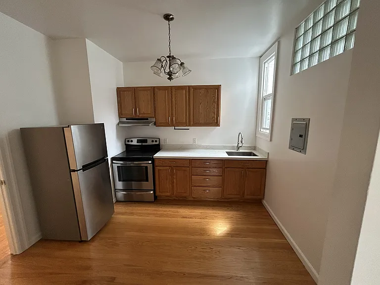 307 Frederick St — Photo 11