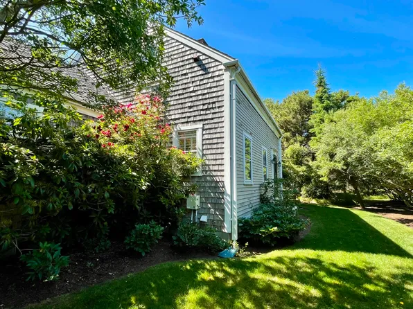 7 Moors End Ln, Nantucket, MA 02554
