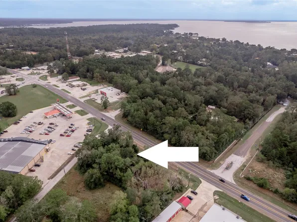 135 Old Trinity Rd N, Onalaska, TX 77360