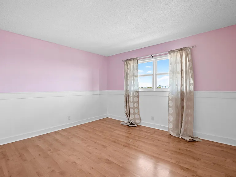 620 NE 12th Ave #602 — Photo 17