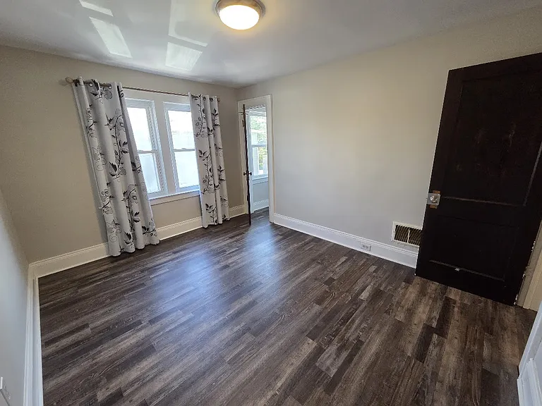 119 N Edwards Ave — Photo 16