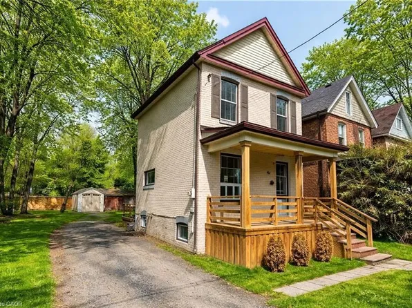 35 Dundas St, Dundas, ON L9H 1A1