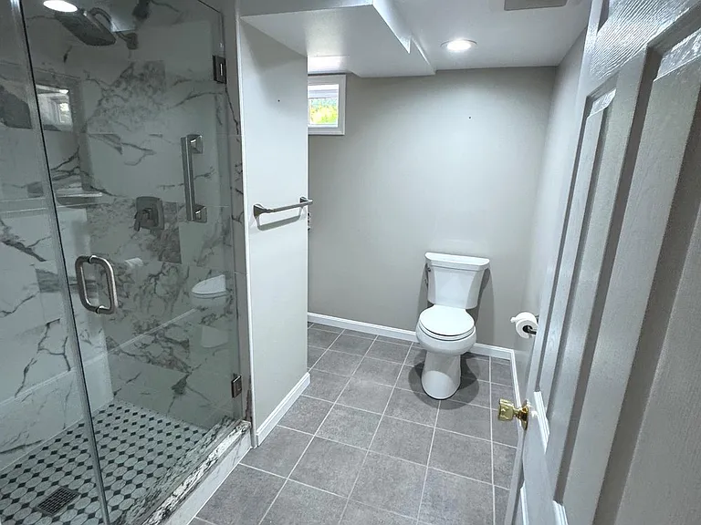 2906 Breezy Ter — Photo 15
