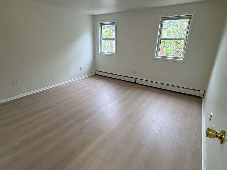58 Van Buren St #3 — Photo 4