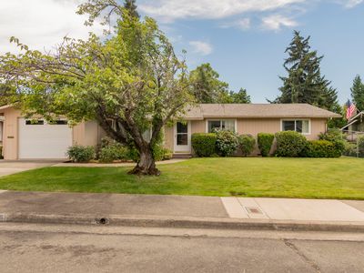 1451 NE Meier Dr, Grants Pass, OR, 97526