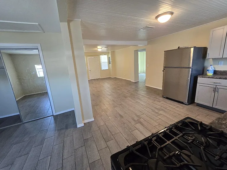 3220 Tularosa Ave #2 — Photo 7