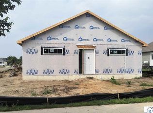 2118 Nelson St, Saint Peter, MN 56082