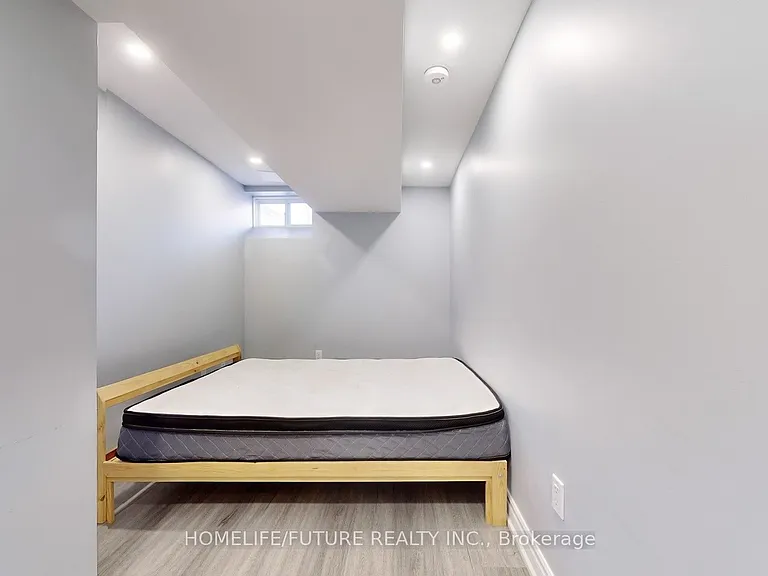 50 Neelands Cres #BASEMENT — Photo 11
