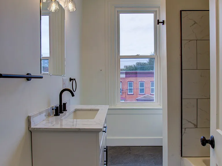 11 E Walnut St #4 — Photo 4