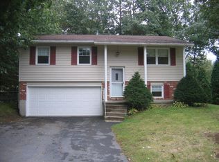 72 Wagon Wheel Ct, Saratoga Springs, NY 12866