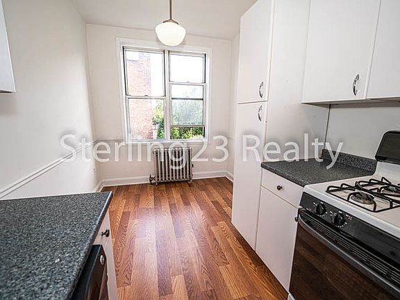 5th image of 3105 34th Ave #2B