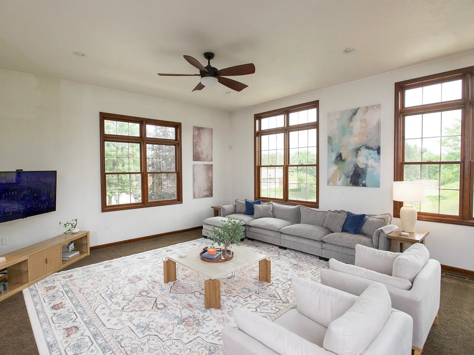 3 bed, 3.5 bath, 3526 sqft, $4,500 — Photo 4