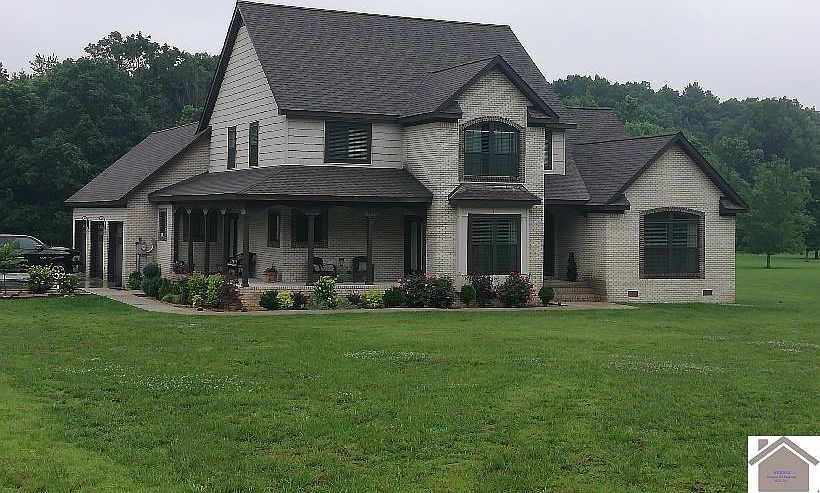 1st image of 203 Country Club Ln