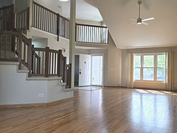 3rd image of 2544 Live Oak Ln