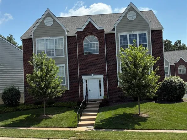 1323 Holgate Dr Unit B, Ballwin, MO 63021